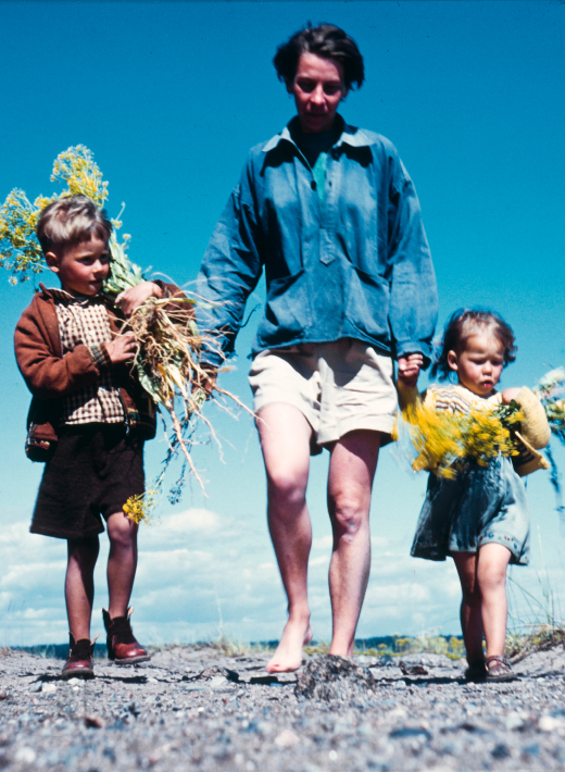 Tove Jansson family color photography